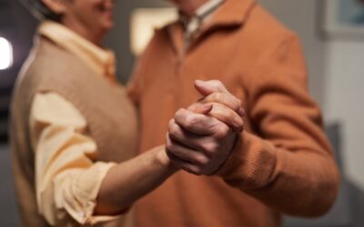 Πώς συμπεριφερόμαστε σε άτομα με άνοια | Ένας πλήρης οδηγός